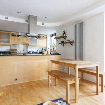 Peaceful Modern 2 Bedroom Flat With Water Views Лондон Экстерьер фото